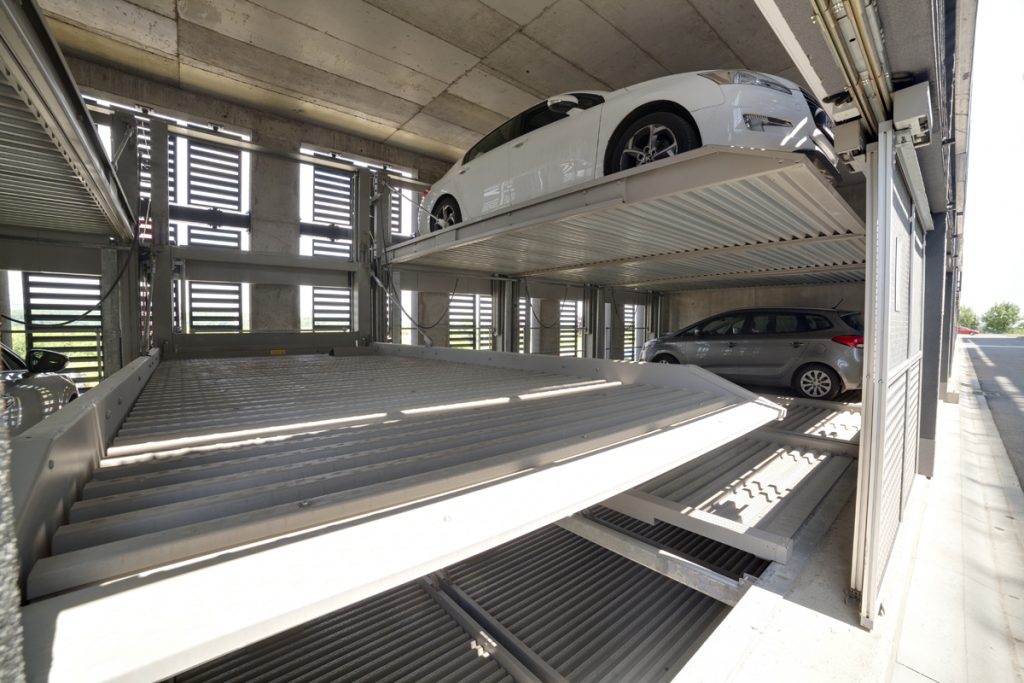 Parking w systemie półautomatycznym Uniparker N5303